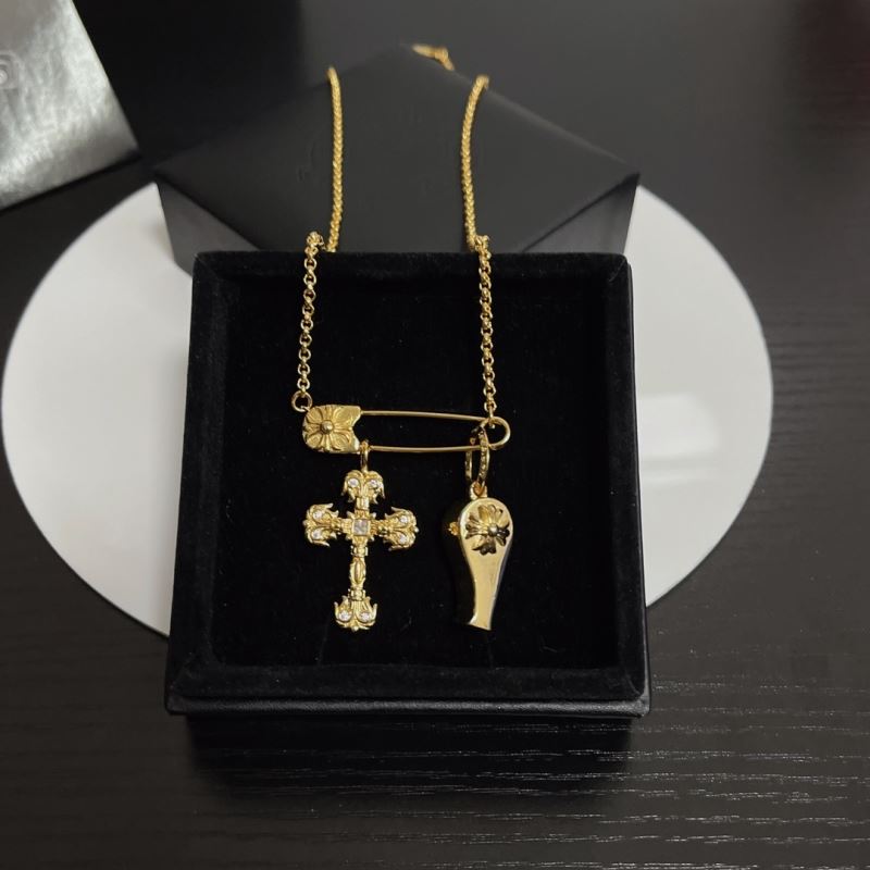 Ch**me He**ts necklaces